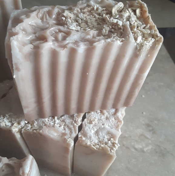 Honey Cocoa Oats Soap Bar - Picture 2 of 4